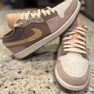 Nike Air Jordan 1 Low SE Craft 'Inside Out' Taupe Haze Size 10.5